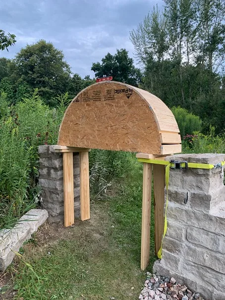 falsework for arch, framework for stone arch